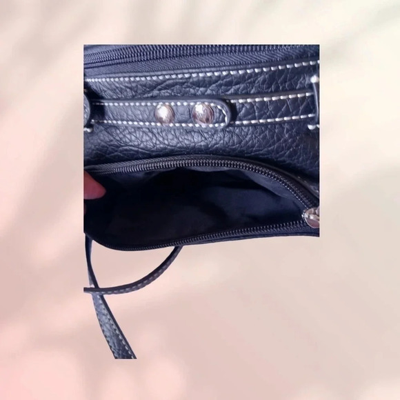 -Nine West tunnel fold over crossbody bag black - Picture 4 of 10